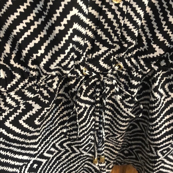 Romper - Picture 3 of 4